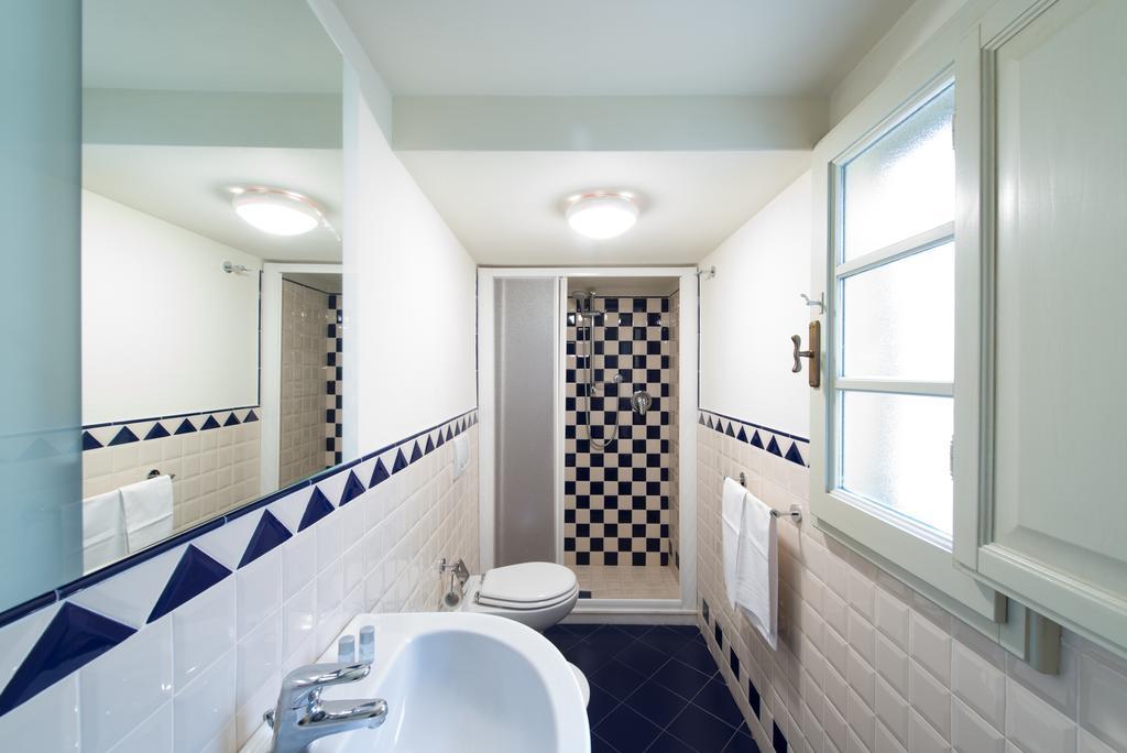 Hotel Palazzo Piazza Mazzini à Pescia Chambre photo